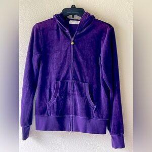 Gorgeous Giordano zipper hoodie in royal purple. Size S